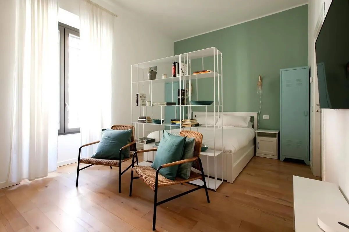 Hozyhome Isola District Milan Apartment