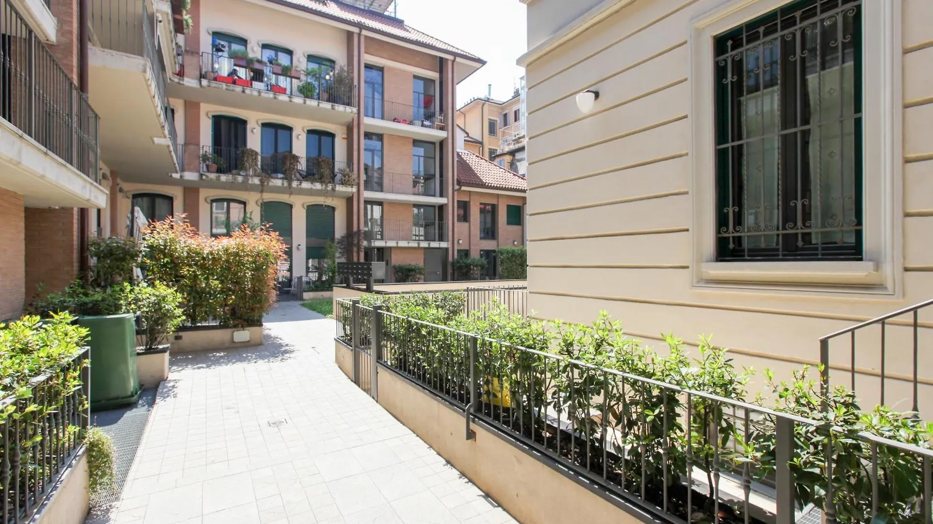 Apartment Hozyhome Isola District Milan Italy