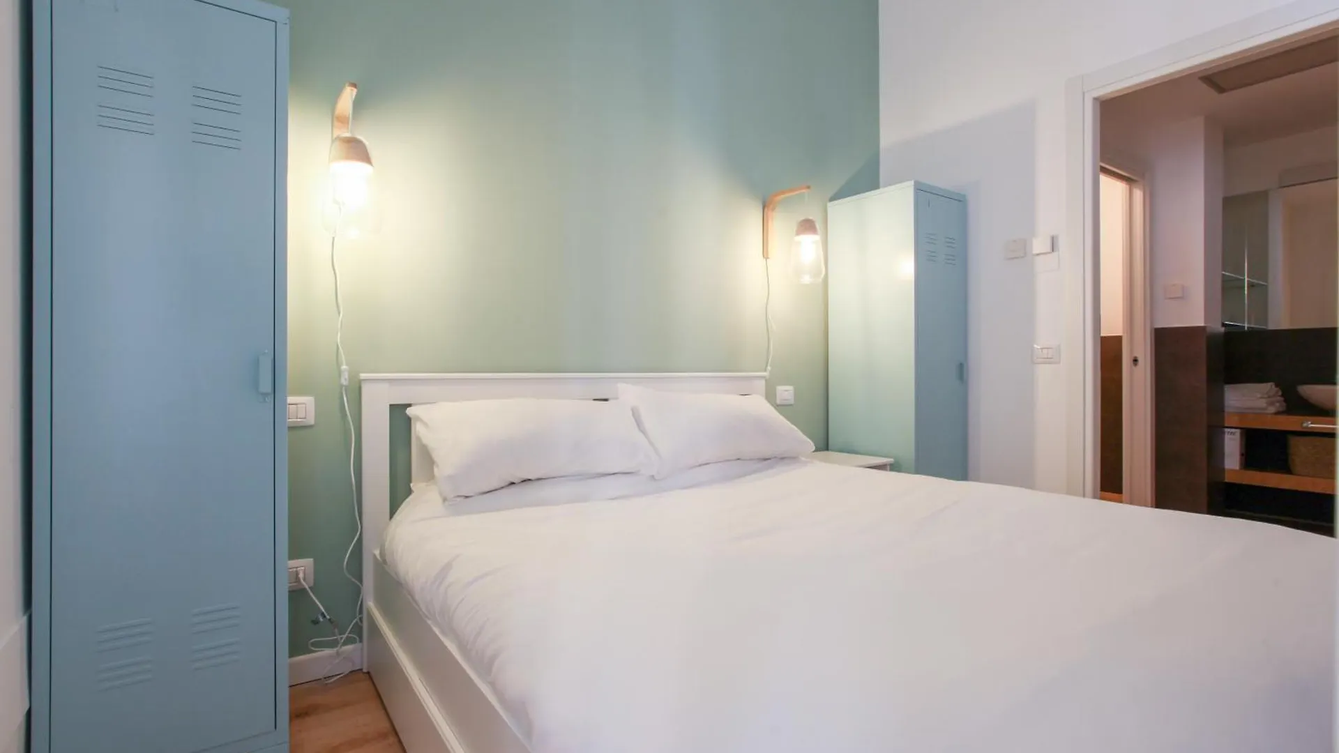 Apartment Hozyhome Isola District Milan