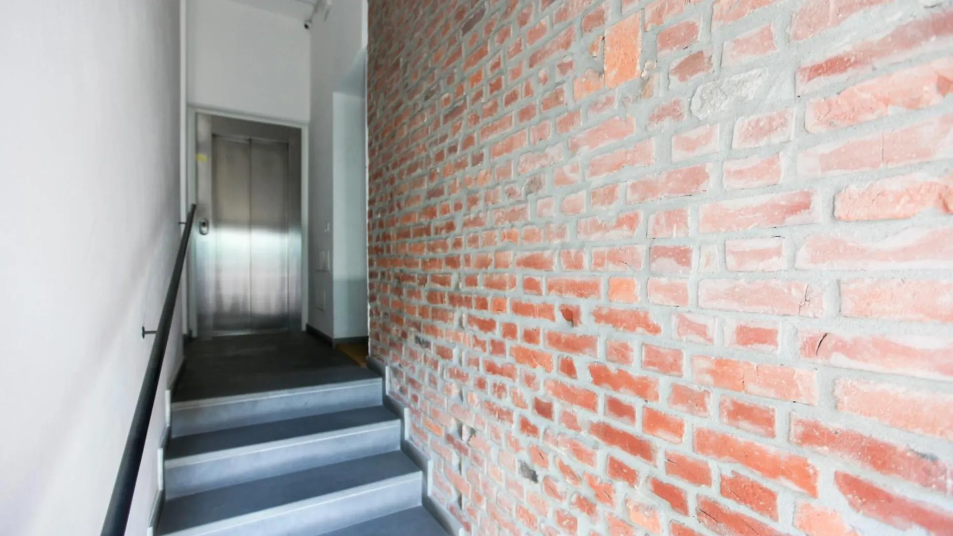 Hozyhome Isola District Milan