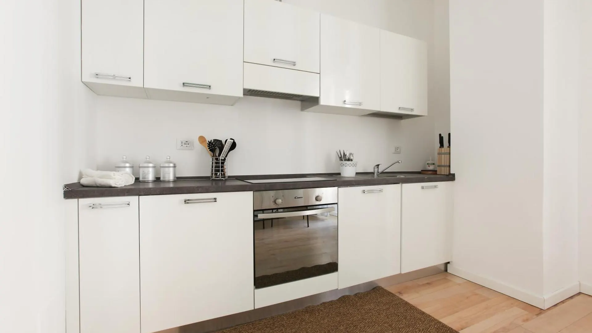 Hozyhome Isola District Milan